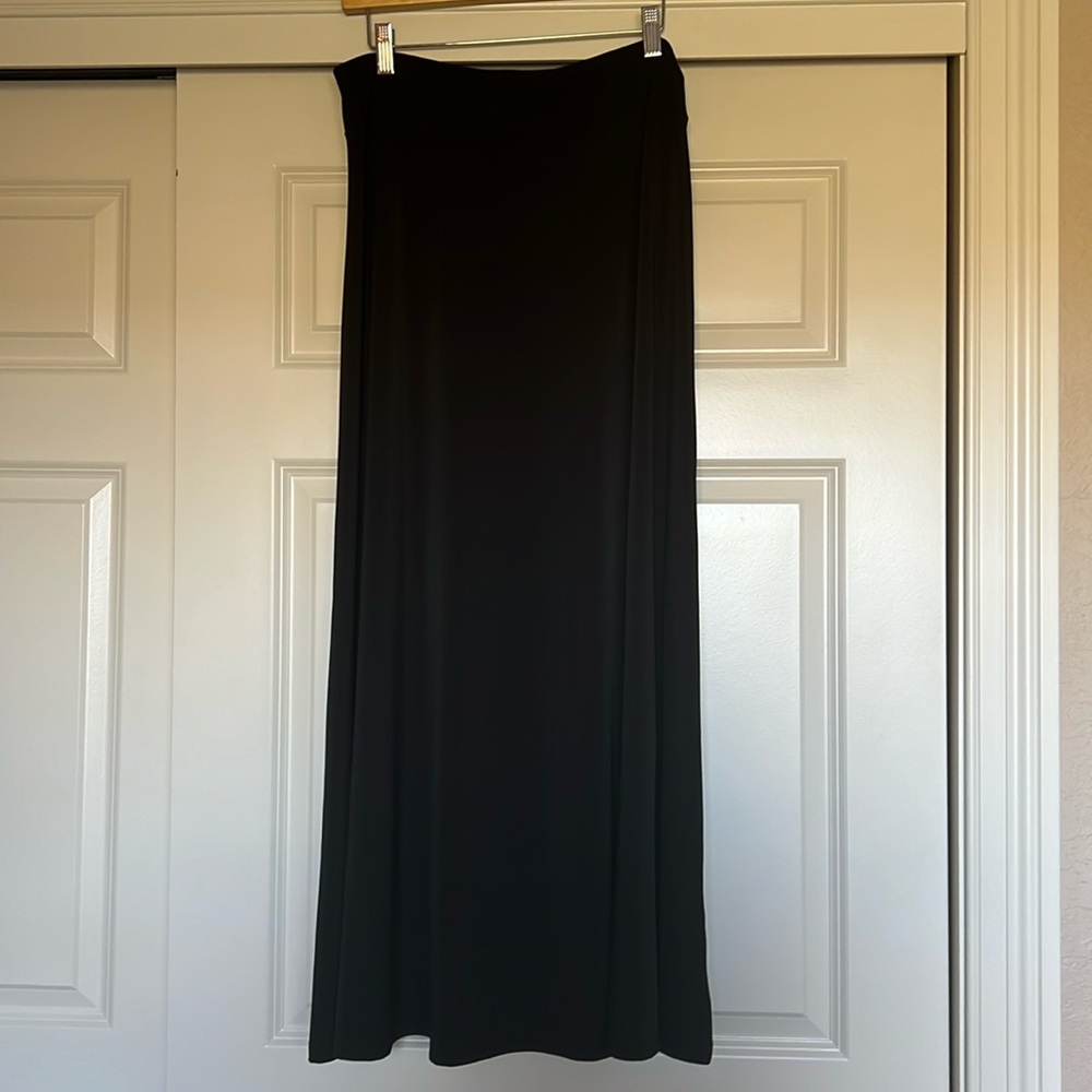 Veronica M - Black Flowy Maxi Skirt
